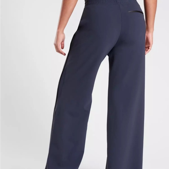 Athleta Women's Size 12 Metropolis Wide Leg Pull On Pant Navy Blue 530635 - Picture 9 of 11